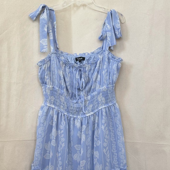 Trixxi Milkmaid Tiered Maxi Dress L Blue Floral Tie Strap Smocked Ruffle Peasant - Picture 11 of 13